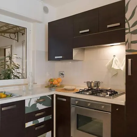 Elegante Bilocale Con Vista Mare E Parcheggio *