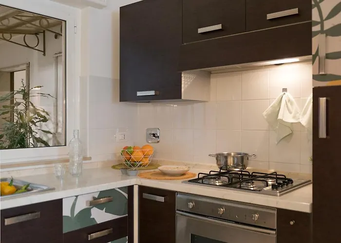 Apartament Elegante Bilocale Con Vista Mare E Parcheggio